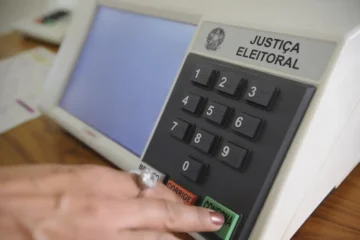 Brasileiros têm até 6 de maio para regularizar título e garantir voto nas eleições de 2026