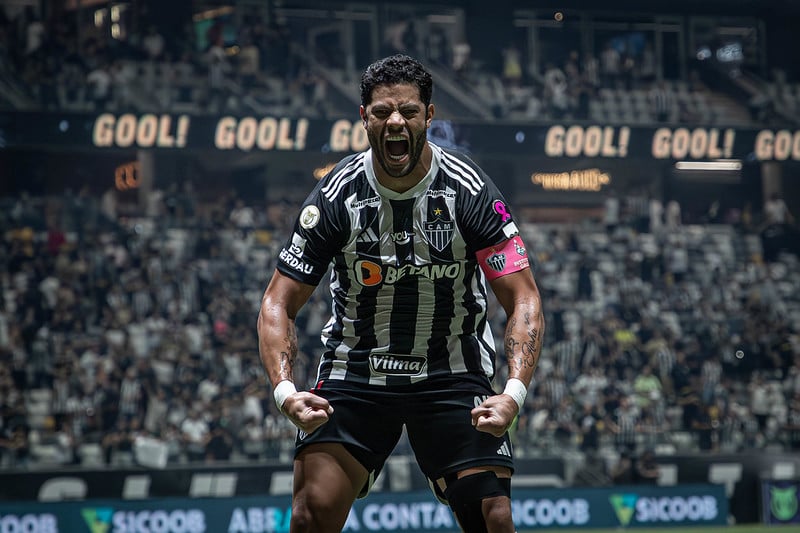 Atlético recebe o Fortaleza e busca vitória para garantir permanência na Série A; Rádio Caraça FM transmite o jogo
