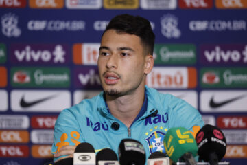 Martinelli espera ter espaço na seleção brasileira e Gerson convoca torcida para jogo com Peru