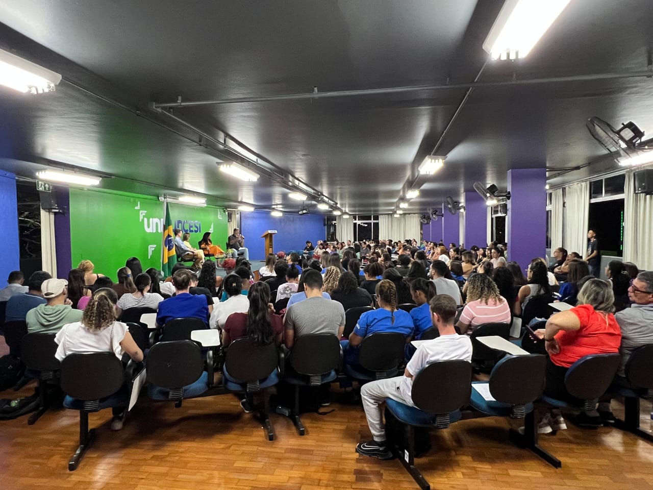 Mesa redonda no Centro Universitário Funcesi discute a saúde mental