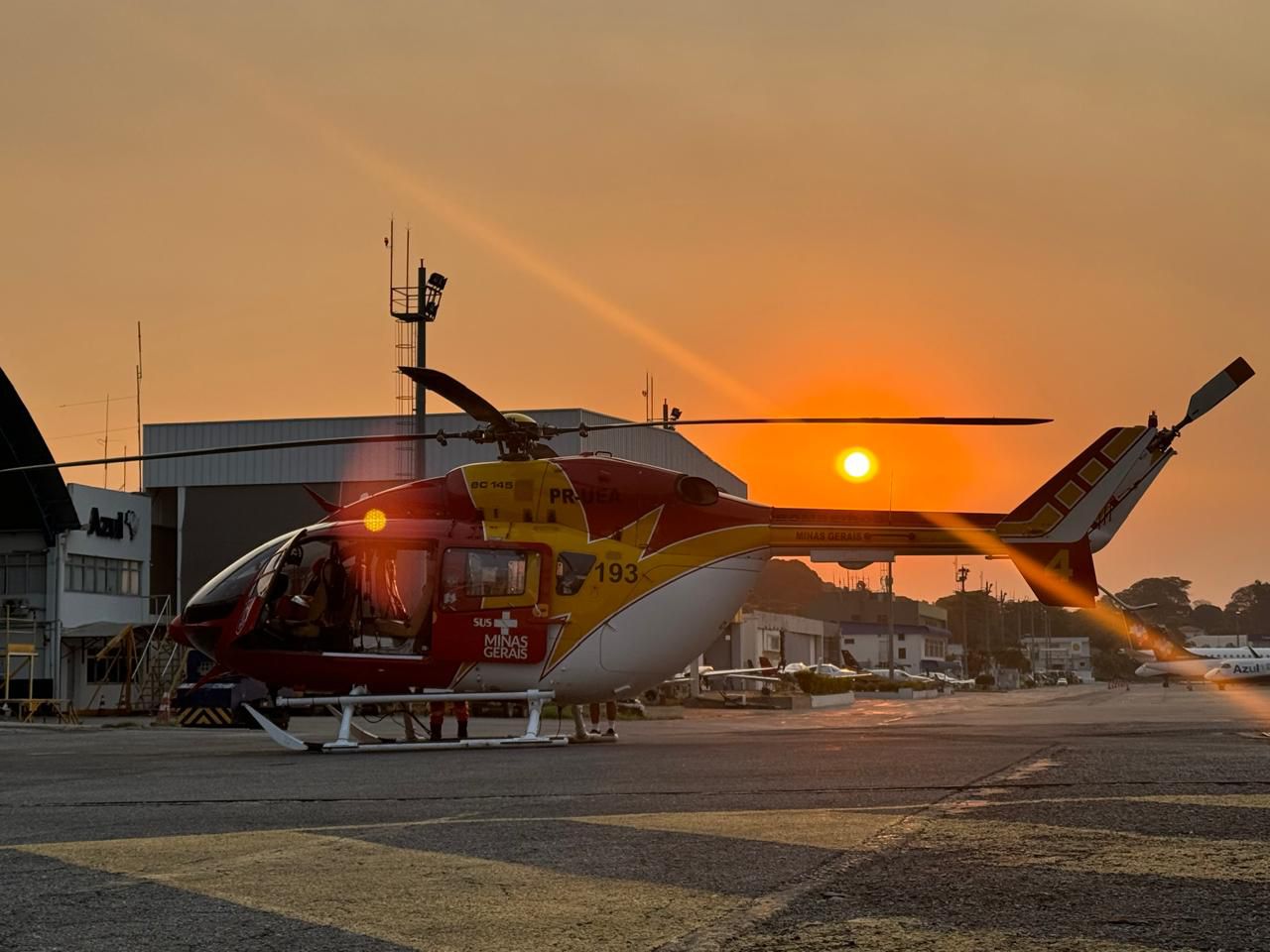 Governo de Minas declara luto de três dias por queda de helicóptero; velório das vítimas será realizado amanhã em BH