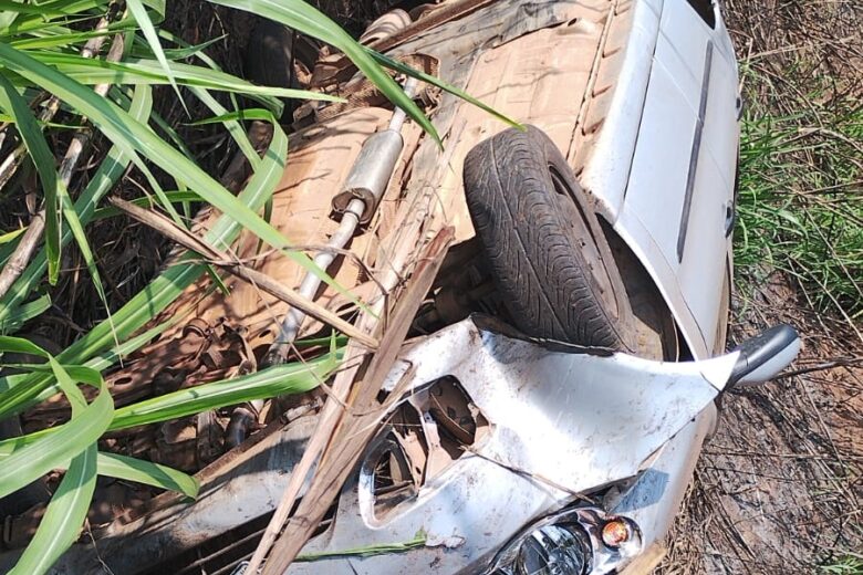 Nova Era: capotamento de carro na BR-381 deixa dois feridos na manhã desta sexta-feira