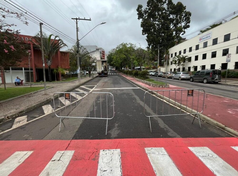 Itabira: avenida Daniel Jardim de Grisolia é parcialmente interditada para montagem do Flitabira 2024