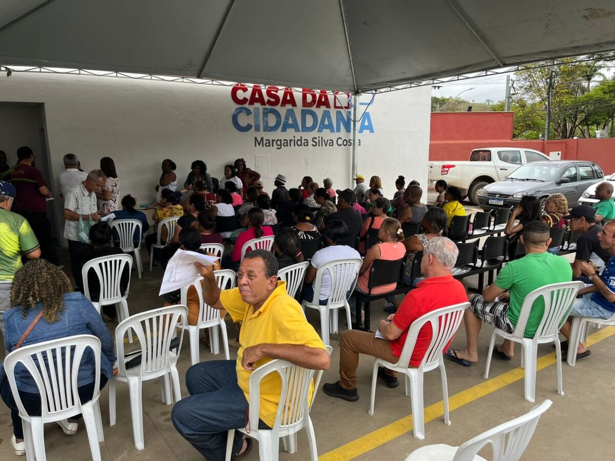Itabiranos aguardam mais de 5 horas para retirar medicamentos na rede municipal; Prefeitura se posiciona