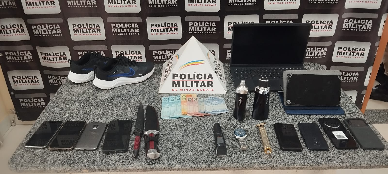 Em São Gonçalo do Rio Abaixo, PM prende autores de furto e recupera itens perdidos