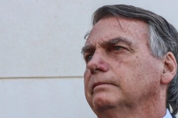 Polícia Federal descarta relevância de pen drive encontrado na casa de Bolsonaro durante operação