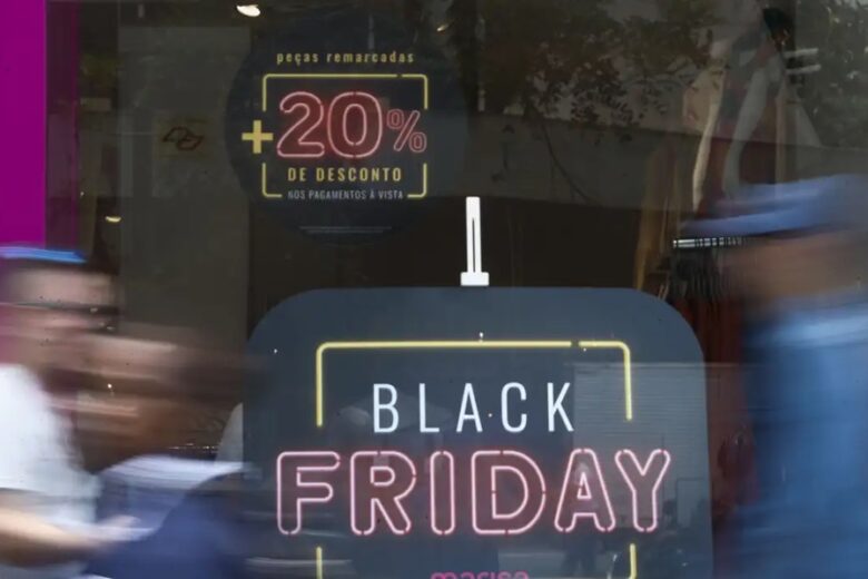 Polícia Militar reforça patrulhamento e divulga dicas de segurança para a Black Friday em Minas Gerais