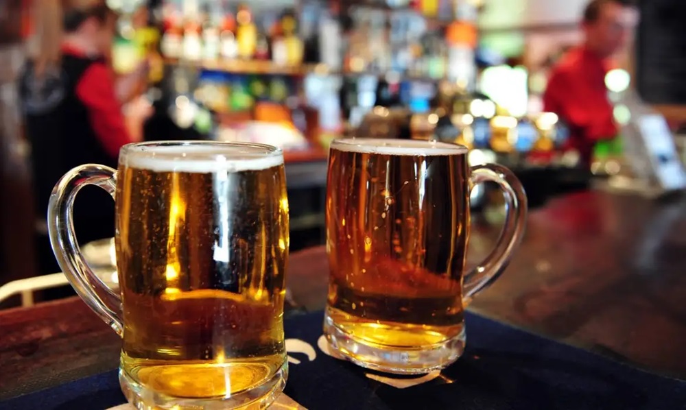 Mineiros gastaram R$ 3,6 bilhões com bebidas alcoólicas em 2024 e Minas é 2º no ranking nacional