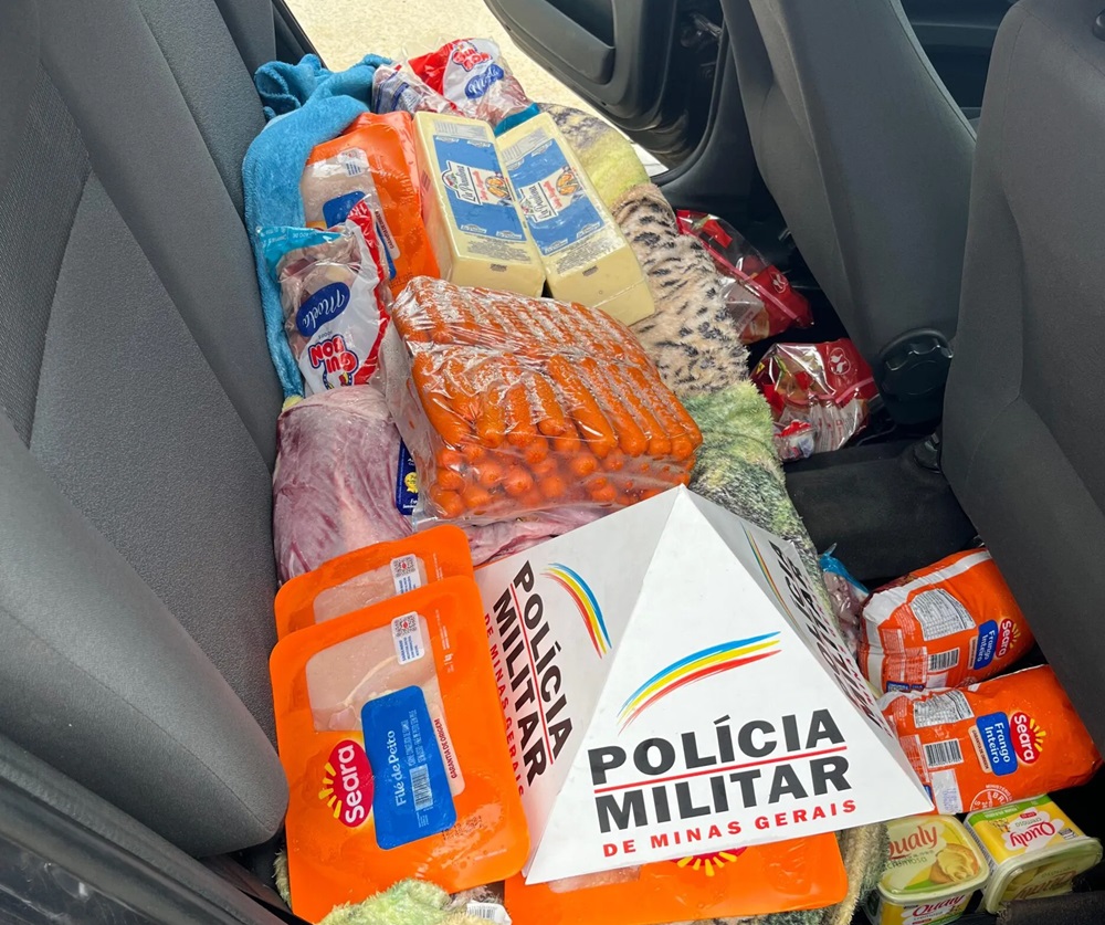 São Gonçalo do Rio Abaixo: dois homens são presos por saquear 170 kg de carne de carreta roubada na BR-381