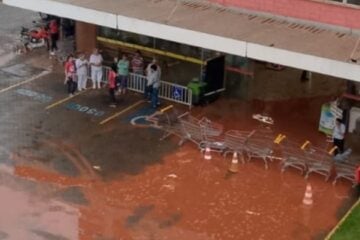 Temporal provoca alagamentos e queda de muro em um supermercado de Ouro Branco
