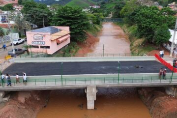 Santa Maria de Itabira inaugura ponte Nivaldo Gonçalves, marco da reconstrução após as chuvas de 2021