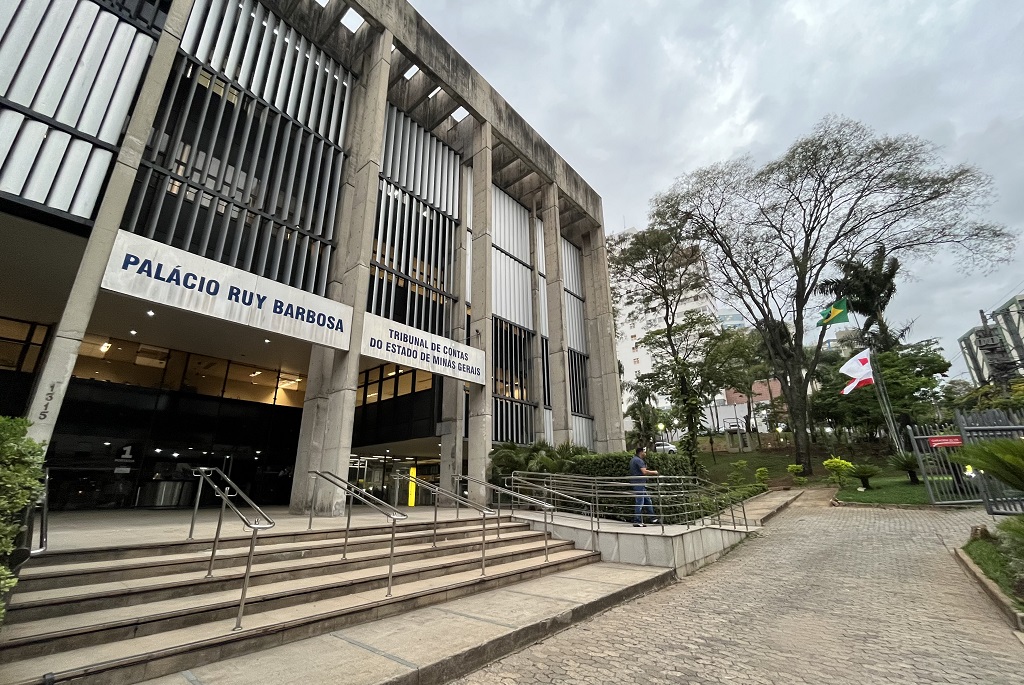 TCE-MG publica edital de concurso público com 30 vagas e salário inicial de R$12,5 mil
