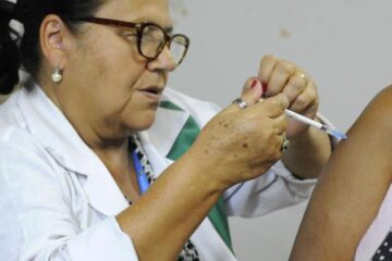Prefeitura de BH alerta sobre coqueluche e ressalta importância da vacinação