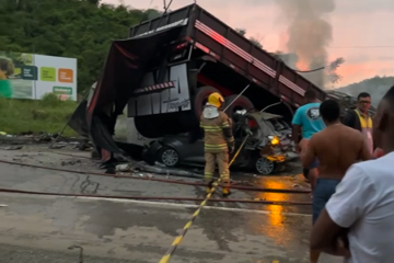Grave acidente na BR-116 em Teófilo Otoni deixa vítimas fatais
