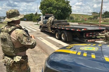 PRF apreende 380 kg de maconha escondidos em pneus na BR-262, em Juatuba