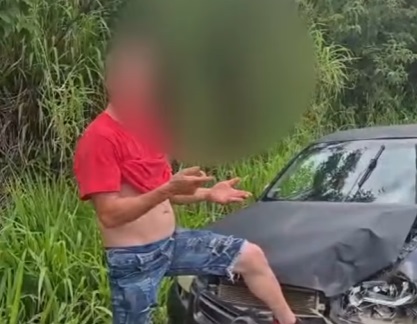 Vídeo: motorista embriagado tenta ligar para a polícia em telefone “invisível” após acidente no Espírito Santo