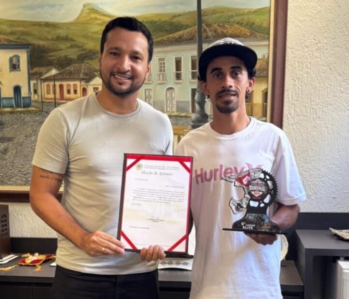 Thalyson Silva é homenageado com moção de aplausos por seu destaque no downhill