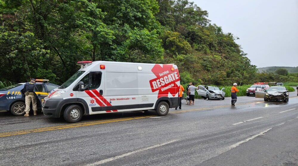 Sexta-feira caótica: três acidentes em sequência deixam cinco feridos na BR-381 entre São Gonçalo e João Monlevade