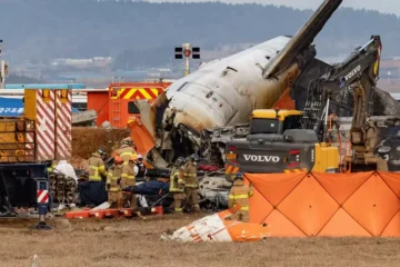 Duas pessoas sobrevivem a acidente de avião na Coreia do Sul