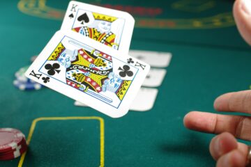 Decifrar dicas verbais e não verbais no poker