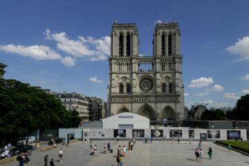 Catedral de Notre-Dame é reinaugurada cinco anos depois de incêndio