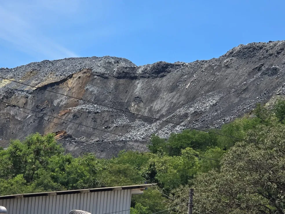 134 pessoas já foram removidas de suas casas após deslizamento em pilha de rejeitos de mineração em MG