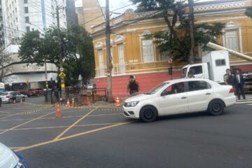 Quatro pessoas ficam feridas após explosão em obra em avenida de BH