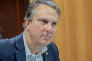MEC anuncia reajuste salarial dos professores: o novo piso será de R$ 4.867,77