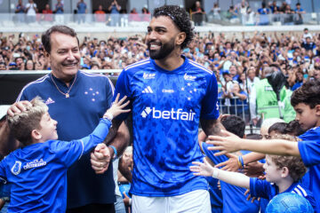 Cruzeiro encara Betim no Mineirão com pressão sobre Fernando Diniz e estreia de Gabigol