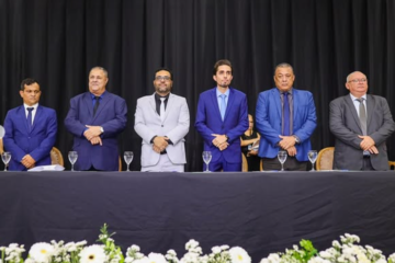 Prefeito reeleito de Ipatinga, Gustavo Nunes, e novos vereadores tomam posse em cerimônia solene