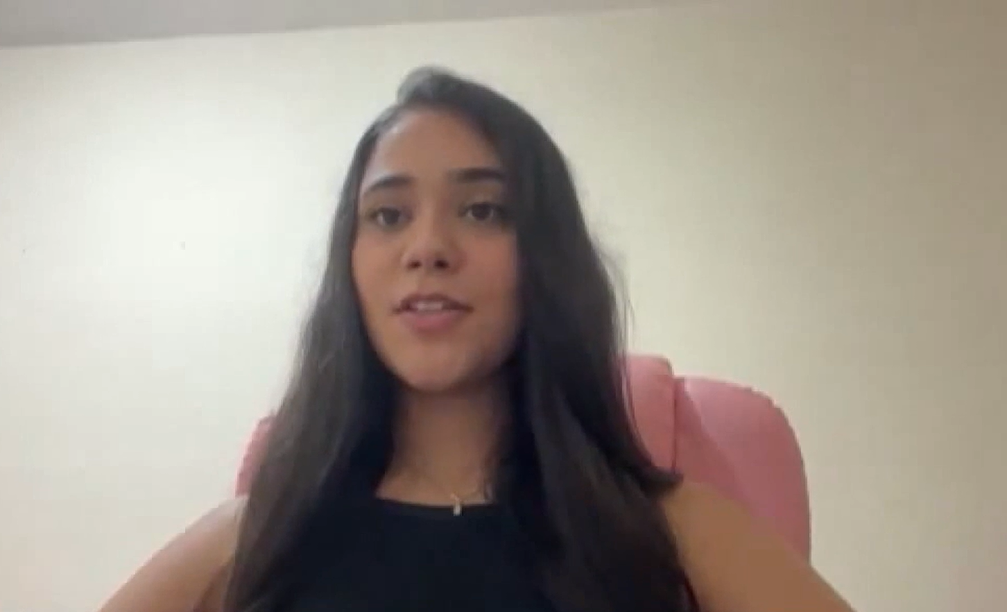 Mais uma conquista da campeã do Enem: única estudante de escola pública a tirar mil na redação passa em medicina na UFMG