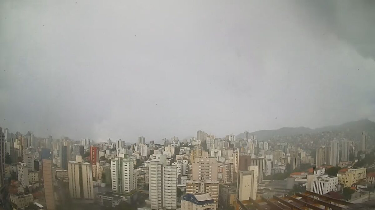 Por volume de chuva acumulado, Belo Horizonte tem risco geológico estendido por mais dias; entenda