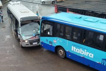 Batida frontal envolvendo micro-ônibus e ônibus da Cisne deixa dois feridos no Fênix, em Itabira