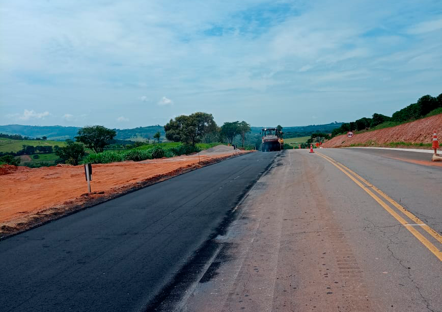 Estradas: obras na MG-167 avançam no Sul de Minas