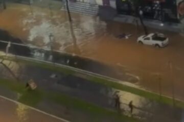 Forte chuva alaga e interdita a avenida Vilarinho, em Belo Horizonte