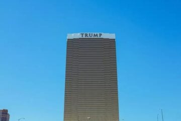 Veículo pega fogo e explode do lado de fora do saguão do hotel de Trump em Las Vegas