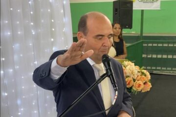 Carlos Elísio assume a Prefeitura de Ferros após quatro mandatos como vereador