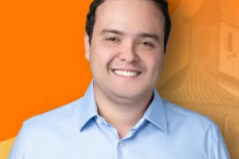Otacilinho assume a Prefeitura de Conceição do Mato Dentro em cerimônia de posse