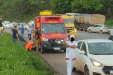 BR-381: acidente em Caeté deixa duas pessoas feridas; resgate em área de difícil acesso mobiliza bombeiros