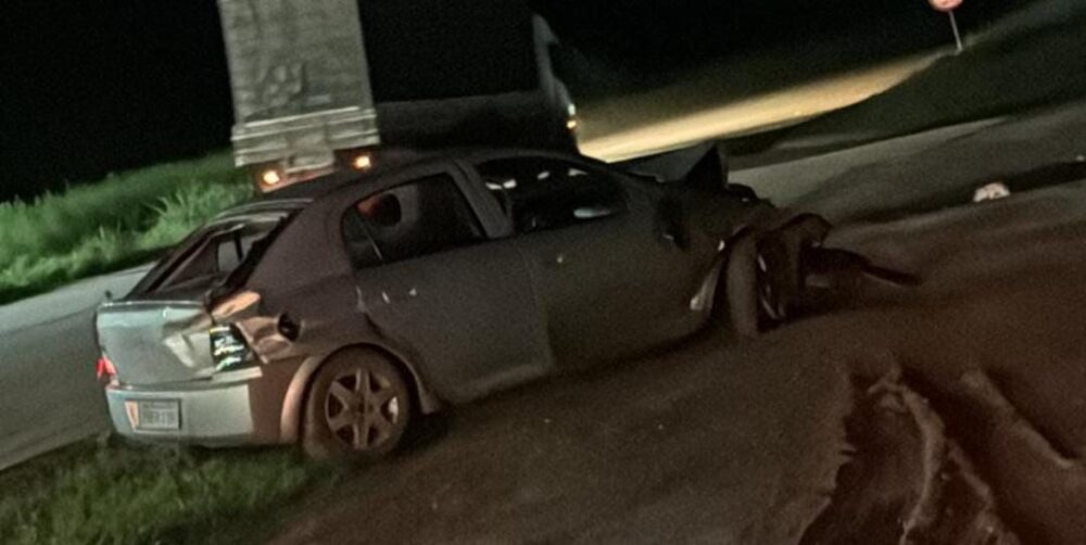 Capotamento na BR-381 deixa uma adolescente morta e três pessoas feridas em Nova União