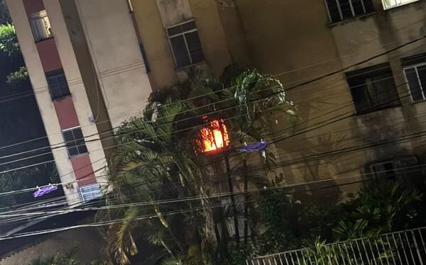 Indivíduos agridem proprietário e incendeiam apartamento em João Monlevade