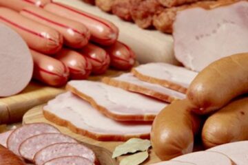 Consumo de carne processada pode aumentar risco de demência, aponta estudo da Universidade de Harvard