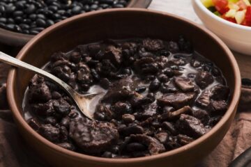 Feijoada Beneficente do Chef Luciano é uma grande atração do Clube Círculo Militar