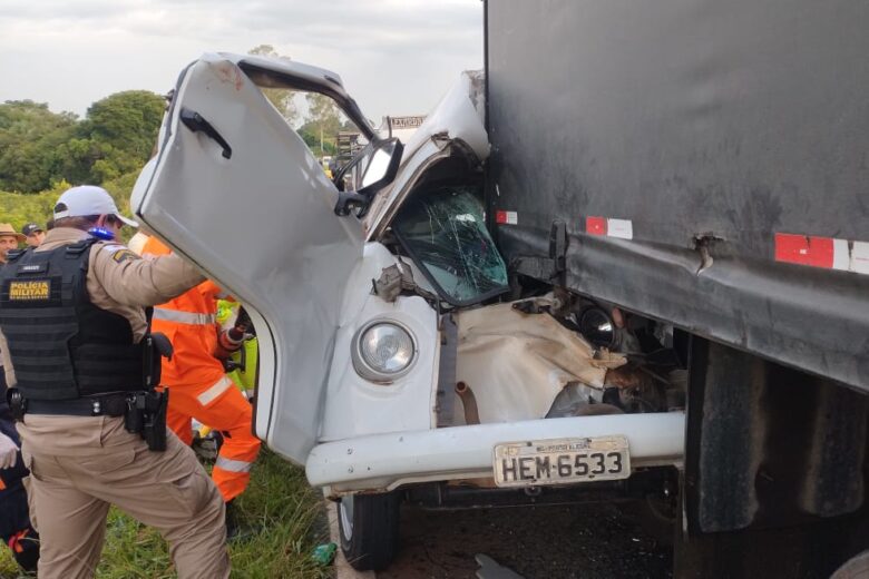 Engavetamento na MG-290 mobiliza equipes de resgate em Minas Gerais