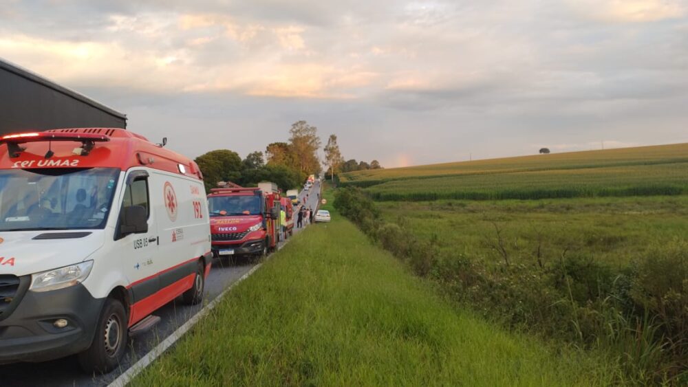 Engavetamento na MG-290 mobiliza equipes de resgate em Minas Gerais
