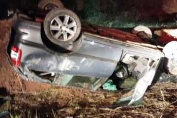 Motorista fica ferido em capotamento na BR-381, em São Gonçalo do Rio Abaixo
