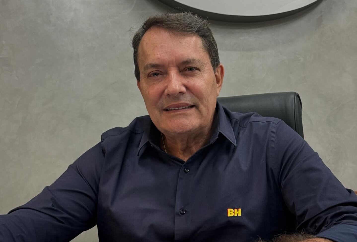 Um trator do mundo dos negócios! Pedrinho BH compra mais uma rede de supermercado