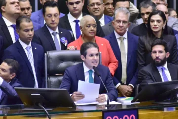 Custo do impasse! Hugo Motta diz a Haddad que mais imposto não passa