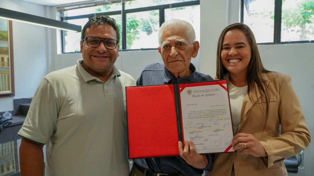 Reconhecimento: Carlos Madeira recebe homenagem na Câmara de Itabira