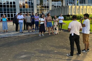 Nova regra para horas extraclasse divide opiniões: professores de Itabira formam comissão para negociar ajustes